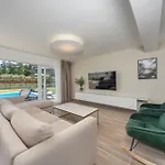 Villa Beautiful Modern *