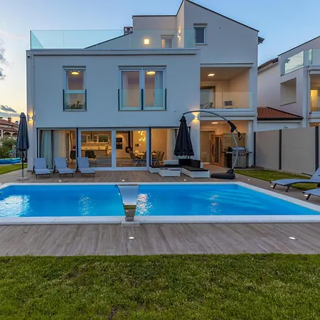 Beautiful Modern Vila